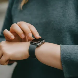 how to set time on smartwatch